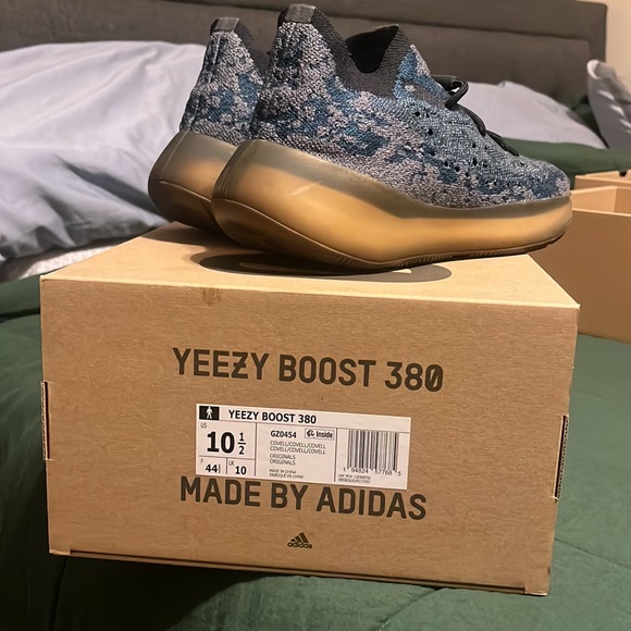 Yeezy 380 Covellite - Picture 3 of 3